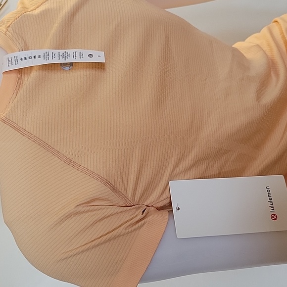 LULULEMON SWIFTLY TECH SHORT SLEEVE SIZE 6 NWT - Picture 9 of 9